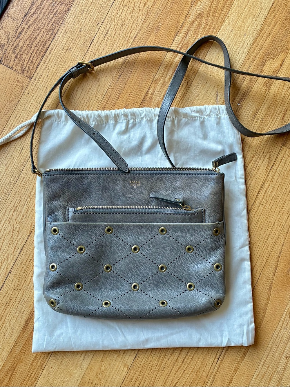 Fossil Issue No. 1954 crossbody bag with grommets
